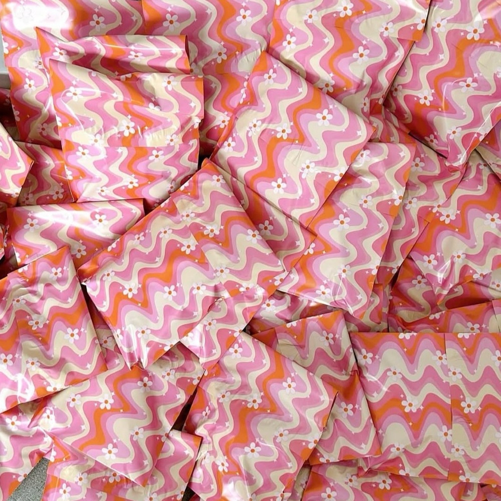 Wavy Daisy 6x9 Pack of 50 Poly Mailers - Picture 4 of 5